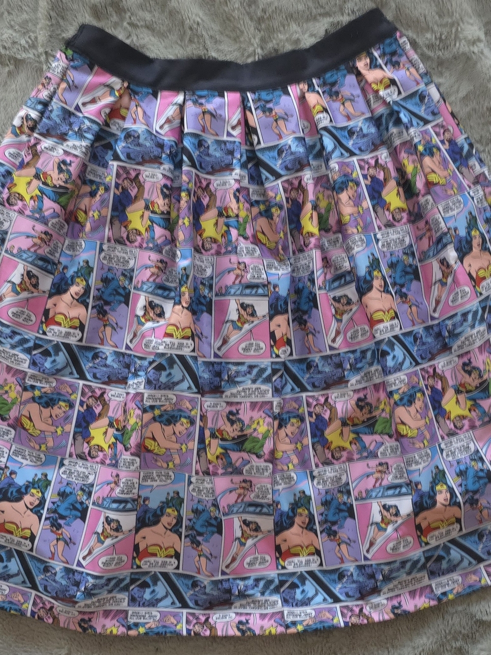 Comic Print Pleated Skirt - Pink/Blue